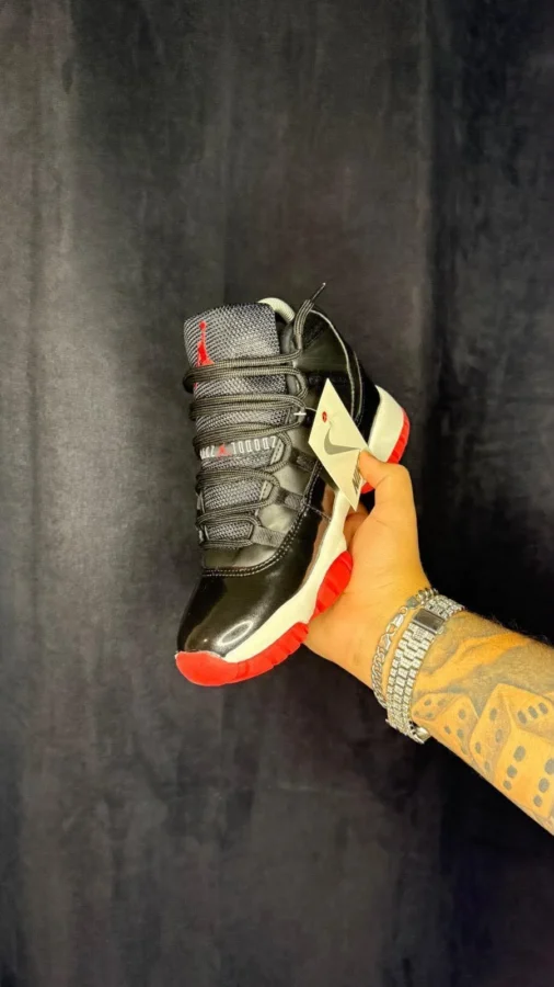 Air Jordan 11 Retro Bred, vista 1.