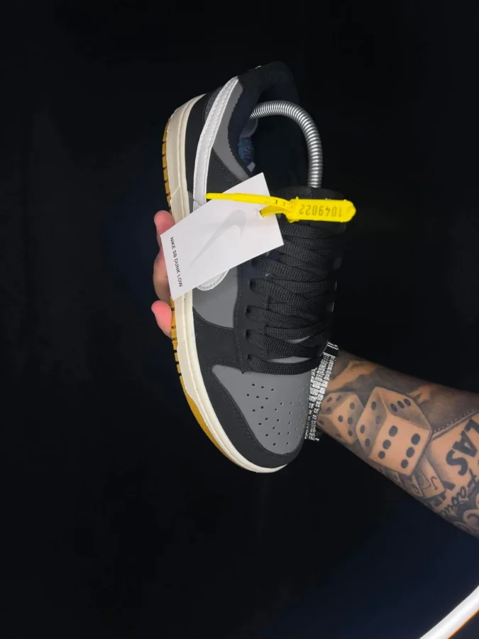 Nike SB Dunk Low Black/Grey Gum, vista 1.